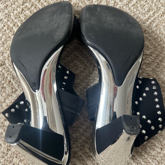 Stunning Onex Black and Silver Shoes (size 8) - Picture 4 of 6